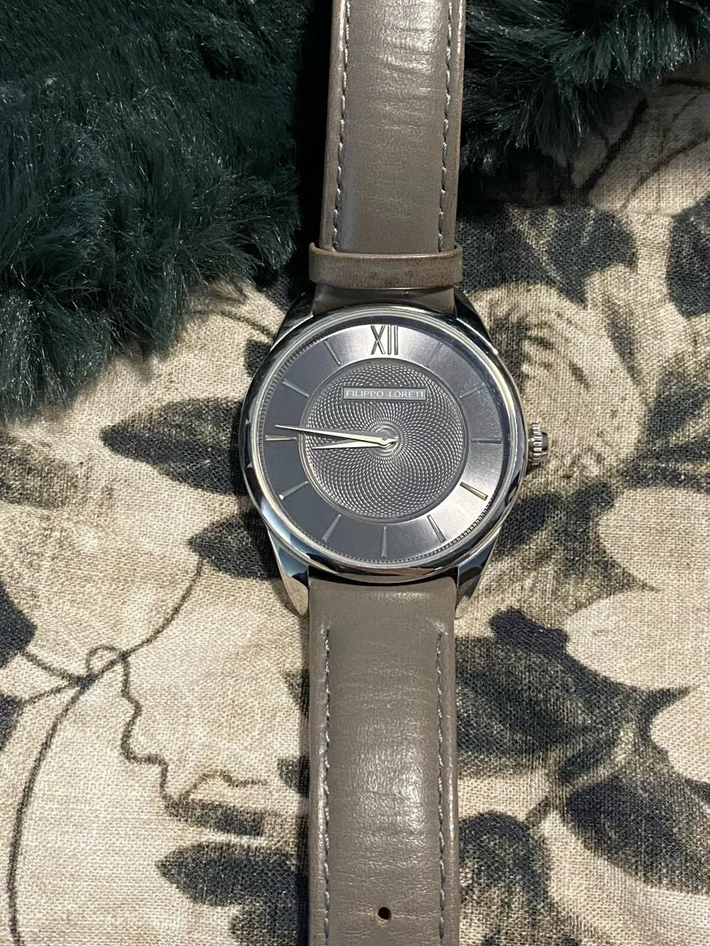 Men's Classic Gray Leather Watch